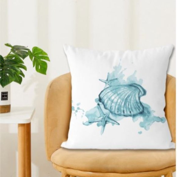 Sea shell by the sea shore - Picture 2 of 4